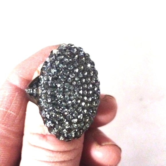 AKKAD GUNMETAL FINISH PAVE CRYSTAL COCKTAIL RING - SIZE 9 - Picture 3 of 7